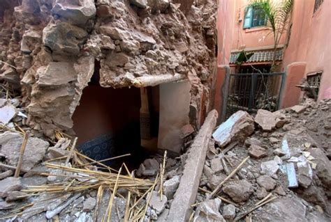 Tremblement de terre au Maroc Plus de 2 000 morts et des bâtiments