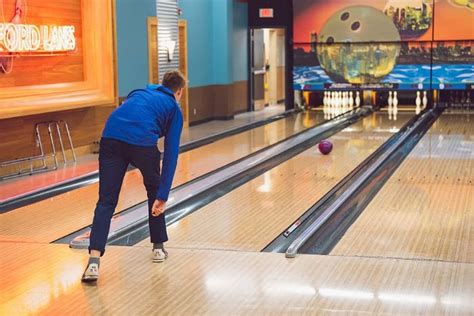 Ways Of Throwing The Ball Correctly In Bowling Live To Bowl