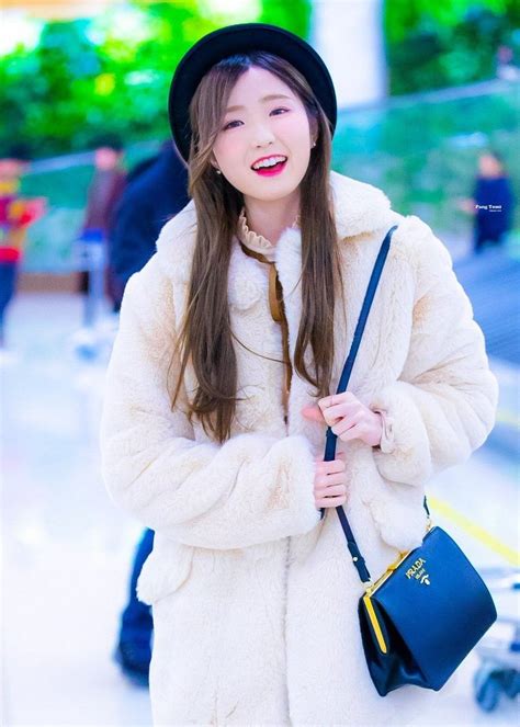 Japanese Girl Group Tomi The Wiz Iz One Winter Hats Actresses In This Moment Crossbody