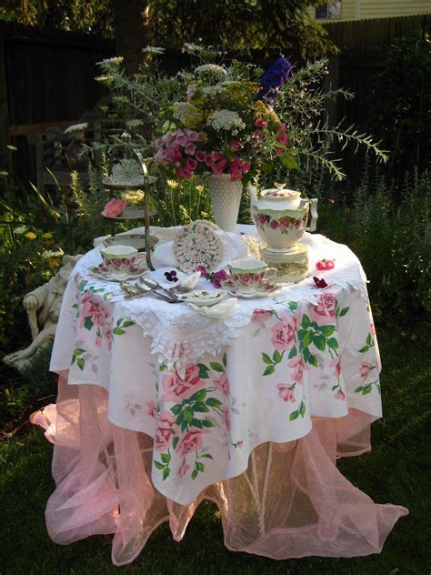 A Dreamy Wilendur Vintage Tablecloth Gorgeous Table Setting Love The