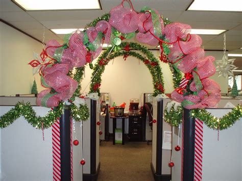 See more ideas about office christmas decorations, cubicle decor, office christmas. Cubicle Decorations for Keep Away the Boring Stuffs ...