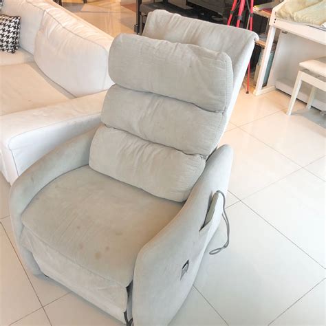 Osim Usoffa Massage Chair Furniture And Home Living Furniture Chairs