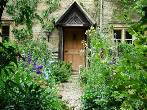 Cotswold Garden Stone Cottage Stone Cottages Architecture