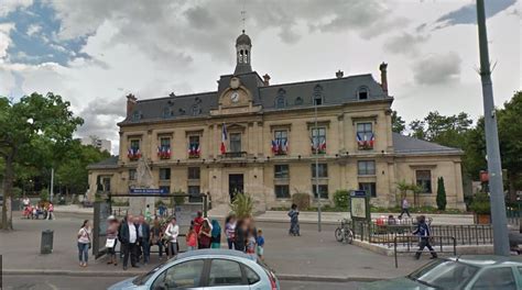 Mairie De Saint Ouen à Paris En Métro
