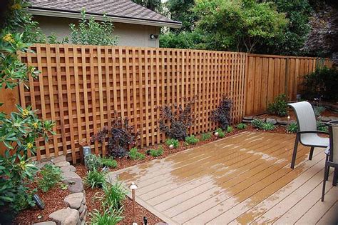 Lattice Fence Design Completes A Perfect Garden Decoration In Your Home