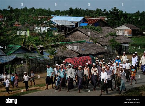 Myanmar Rakhine State Sittwe That Kal Pyin Village Maw Tinyar Camp The Camp Is One Of Over