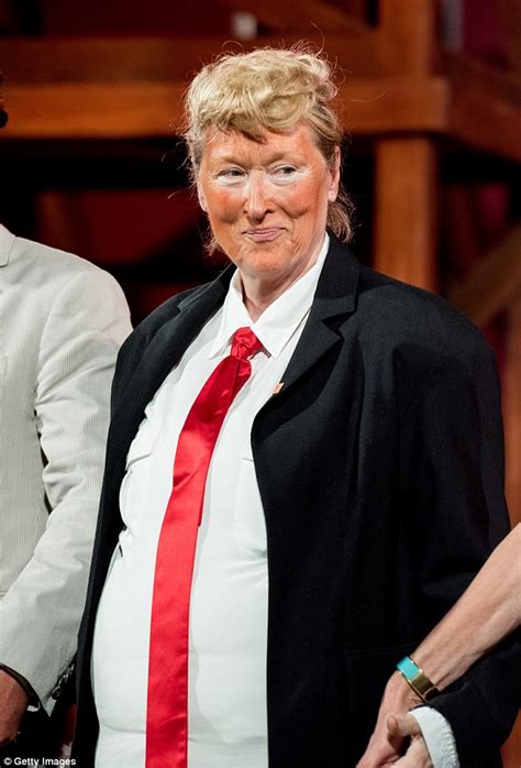 meryl streep turns into donald trump for new york theatre gala daily mail online