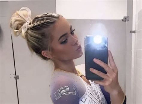 Lsu Gymnast Olivia Dunne Drops Mirror Selfie Flaunting Her Booty And