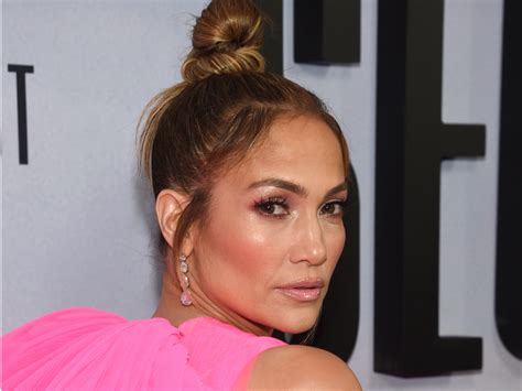 How Jennifer Lopez Makes Her Skin Look So Amazing Products