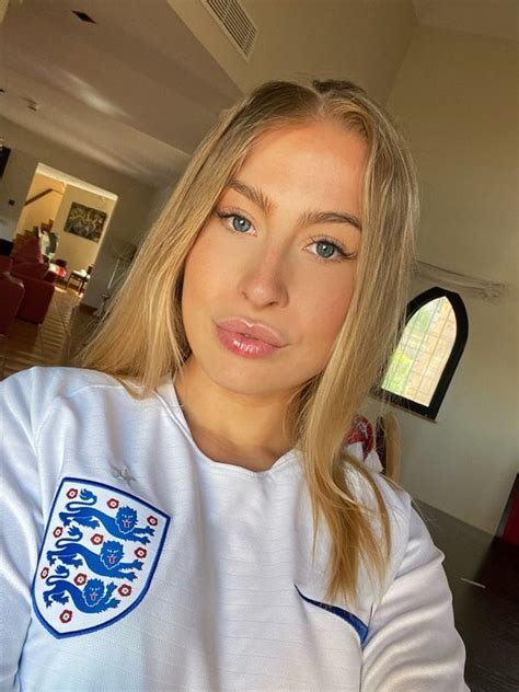 0 Englands Hottest Fan Promises Well Smash The Scots Ahead Of Euro 2020 Clash 1 — Postimages