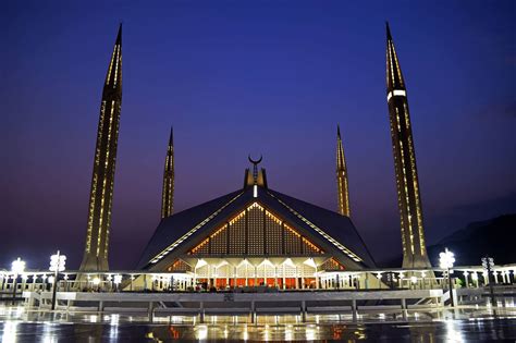 Faisal Mosque In Islamabad — Photo By Ali Mujtaba