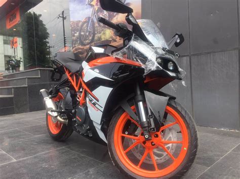 As for the ktm bikes price in india, a new ktm 200 duke is priced at inr 1.50 lakhs considering price after gst. 2017 KTM RC 390 Test Drive Review - Super Sport Bike of ...