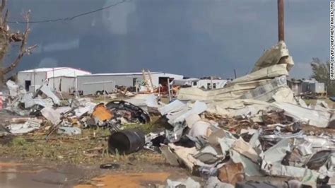 Video Shows Tornado Touching Down In Texas Gemist Kijk Het Hier