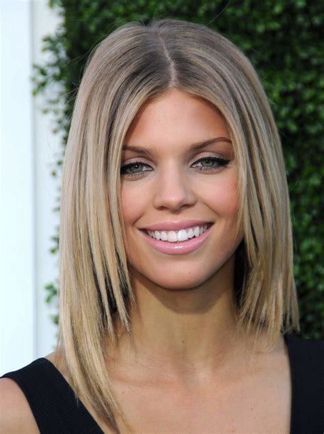 flaunt your shoulder length hair with these gorgeous shoulder length hairstyles haircuts