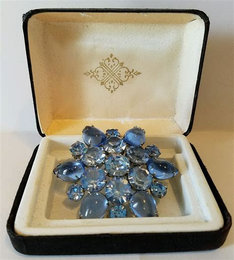 Weiss Vintage Blue Crystal Rhinestone Womens Brooch Jewelry Pin Weiss