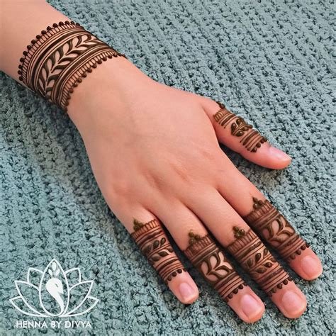 Simple Mehndi Designs For Minimalist Brides Weddingplz