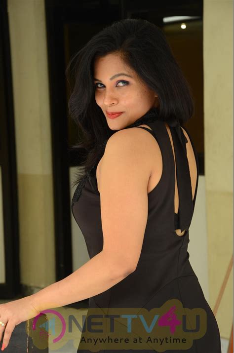 Telugu Actress Revathi Chowdary Hot Photo Shoot Images 306366
