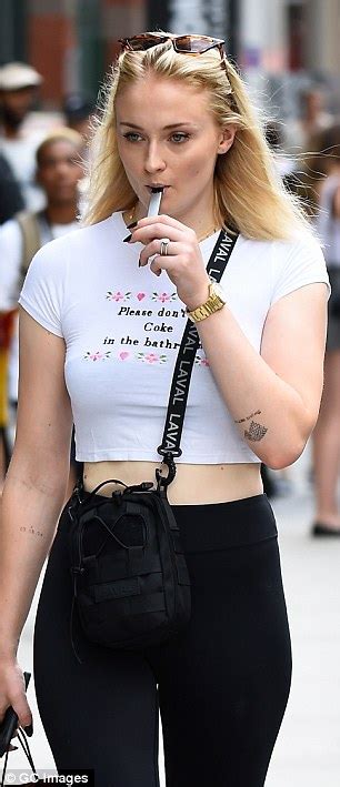Sophie Turner Vapes While Sporting A Crop Top In Nyc Daily Mail Online
