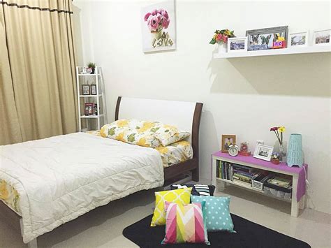 Dalam dekorasi kamar tidur sempit ada baiknya jika kamu menggunakan furniture dan perabot yang minimalis agar tidak terlalu memakan banyak tempat. 46 Dekorasi Kamar Tidur Lucu Unik Keren Terbaru 2021 ...