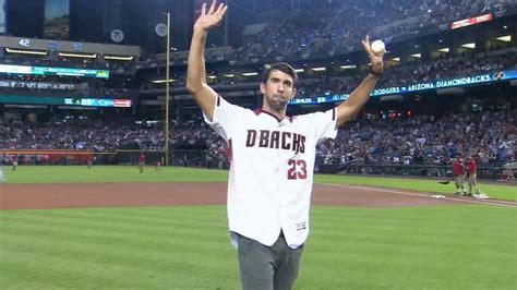 Ladari Gm3 Michael Phelps Throws Out First Pitch In Arizona Youtube