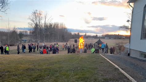 120 Kom Till Valborgsfirandet Vid Möklinta Missionskyrka Sala Allehanda