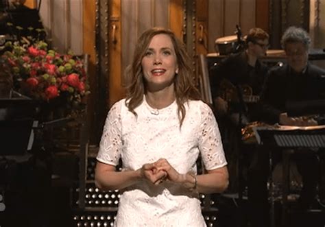 Video Kristen Wiig Hosts ‘saturday Night Live Best And Worst Skits