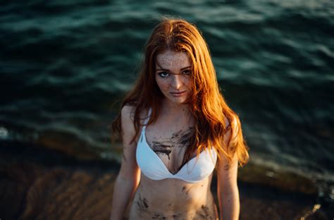 Wallpaper Sunlight Women Outdoors Redhead Sea Water Looking At Viewer Mud Blue