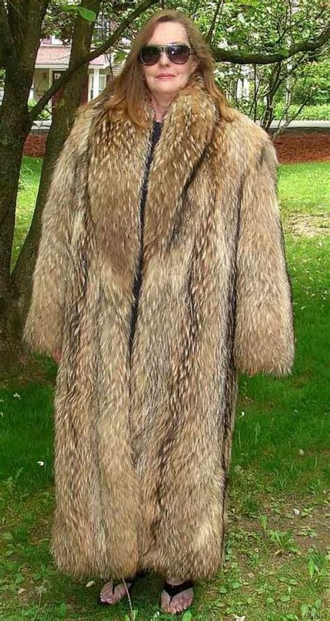 pin by bitch4fur fur on tanuki fur coat fur coat coat fashion