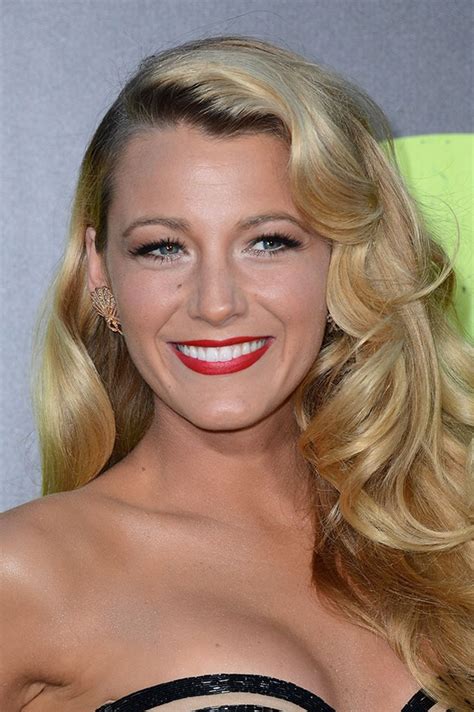 Blake lively is an american actress known for her role as serena van der woodsen in the cw drama series gossip girl, which has worked successfully for six seasons. Blake Lively's Makeup Artist Shares His Secrets | BEAUTY/crew