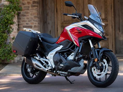 2022 Honda Nc750xdct Motorcycle Reviews Motorcycle Riders