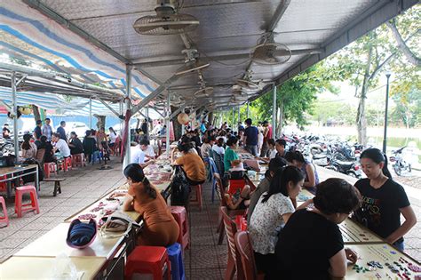 Việt nam lo dòng người từ campuchia về nước. Chợ đá quý Yên Bái bị ảnh hưởng do Covid-19 - VietNamNet