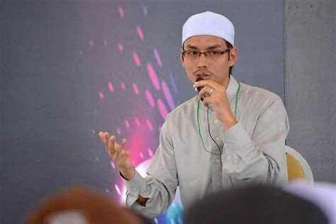 Satu fakta tentang alam semesta sebagaimana dinyatakan dalam al qur'an adalah bahwa langit terdiri atas tujuh lapis. Sifat-sifat munafik dalam al-Quran - Indahnya Islam