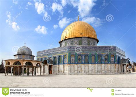 Sedangkan bagi umat yahudi, tempat ini punya makna simbolis karena disinilah kabah pertama dan. Download Gambar Masjid Al Aqsa - Rino Gambar