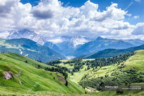 Beautiful Mountains Landscape With Green Hills — Range Voyage Stock