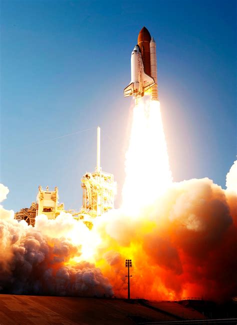Discovery lifts off from Launch Pad 39A at NASA's Kennedy Space Ce ...