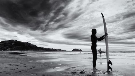 Trendsport Im Sommer Yoga Auf Dem Surfbrett