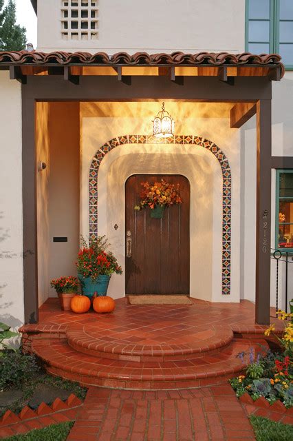 18 Pretty Front Porch Decorating Ideas For Fall Style