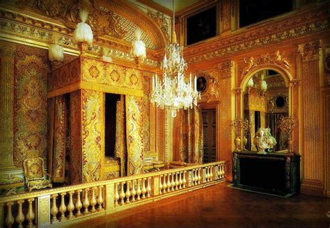Outside the room hundreds of courtiers were already waiting to try to exchange a the birth of the duke of burgundy at versailles palace in 1682. Louis XIV bedroom, Versailles | Whitney | Flickr