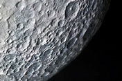 Raumsonde sendet zum ersten Mal Fotos von der Rückseite des Mondes