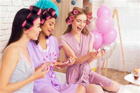 Plan The Perfect Slumber Party With This Checklist