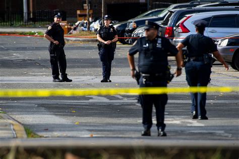 Police Officer Killed In Bronx Project Scarred By Gangs The New York