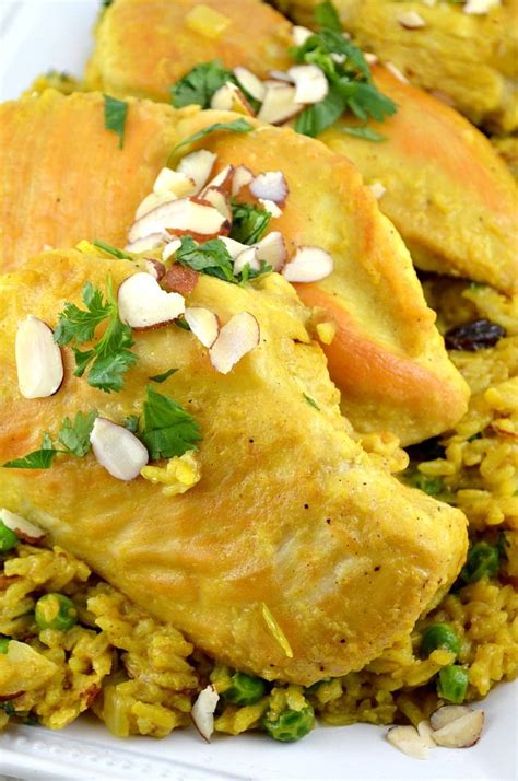 This indian chicken curry is mild but flavorful and makes a great weeknight dinner dish! Easy Curry Chicken and Rice--Really Delicious and Perfect ...