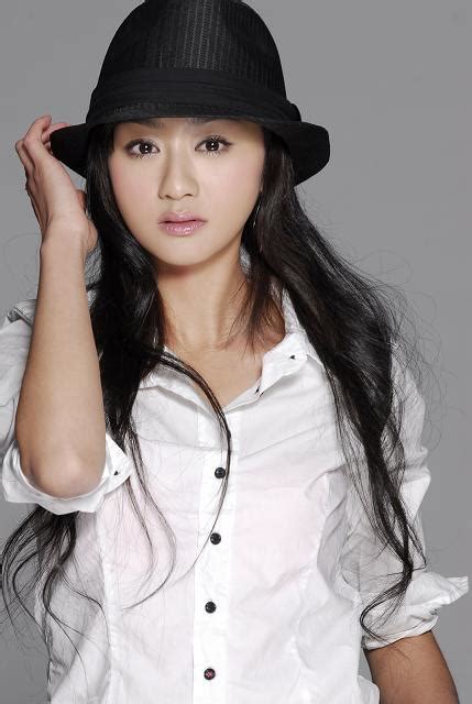 Join facebook to connect with 李雯雯 and others you may know. 李雯雯电影《青春》挑女一号 演绎都市女白领_影音娱乐_新浪网