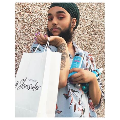 Harnaam Kaur Is A British Model Anti Bullying Activist Body Positive