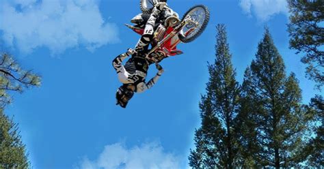Travis pastrana throws on a few extra pads and nails the first ever double backflip to win moto x best trick at x games 12. World's First Triple Backflip On A Dirtbike - Ftw Video ...