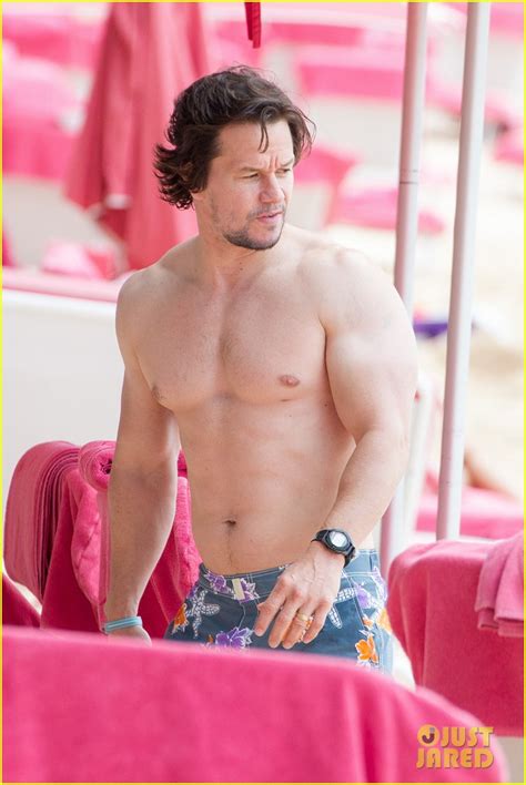 Mark Wahlberg Shirtless On The Beach In Barbados Popsugar My Xxx Hot Girl