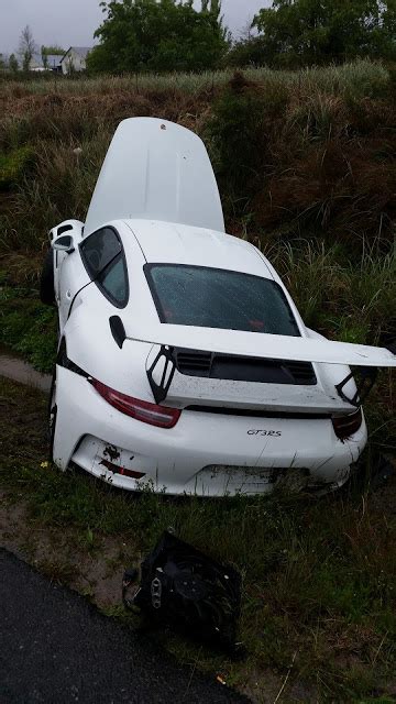 Porsche Gt3 Rs Crashes On Wet Mountain Pass In Cape Town South Africa