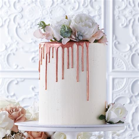 rose gold drip cake