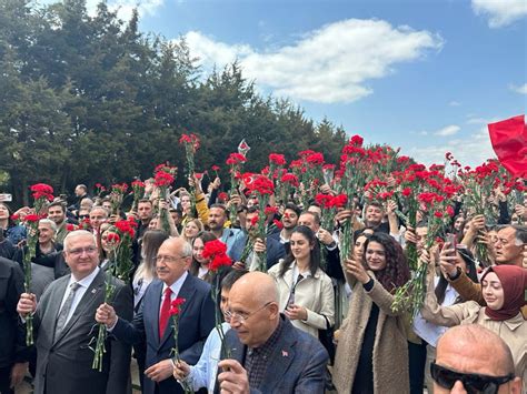 Kemal Kılıçdaroğlu Anıtkabir i ziyaret etti