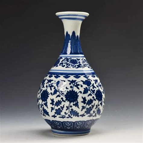 Chinese Antique Blue And White Porcelain Vase Decorated Vase Upscale